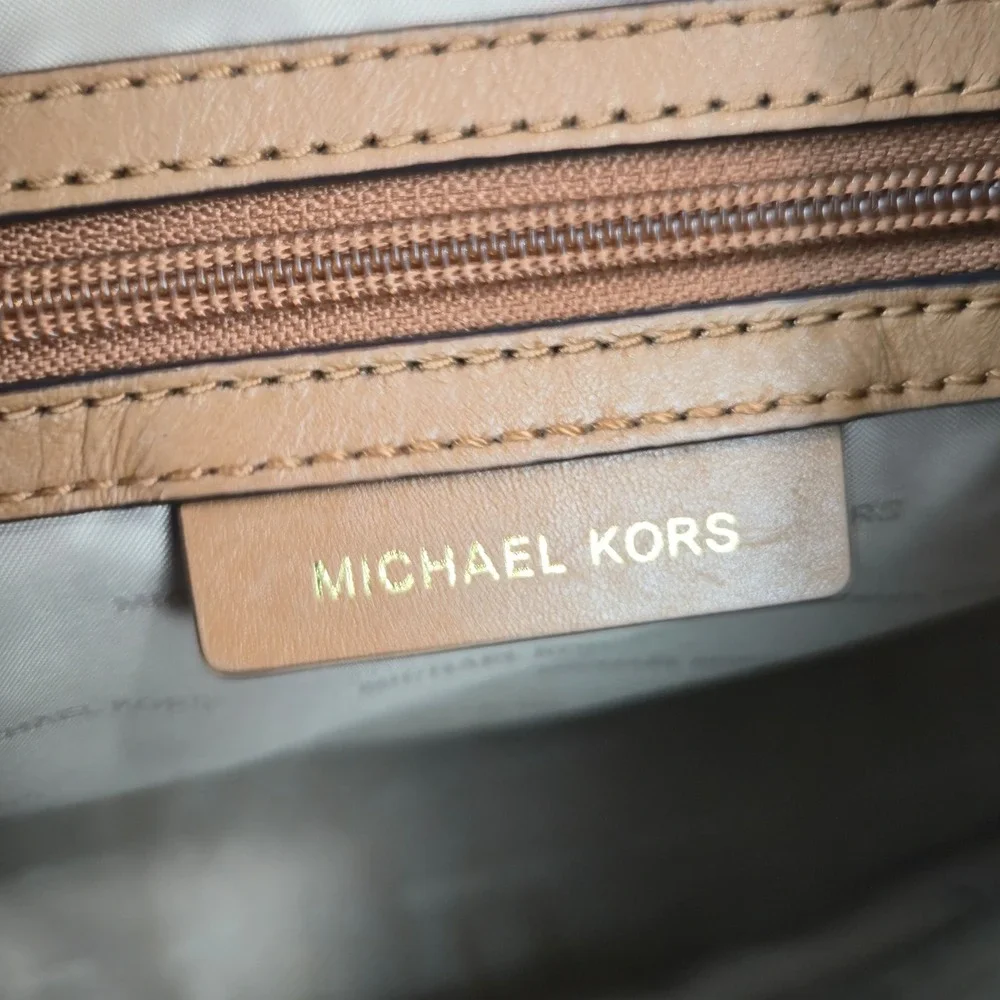 Michael Kors Isabella Medium Hobo Bag Brown Monogram Signature Logo 38T7GIRL3B